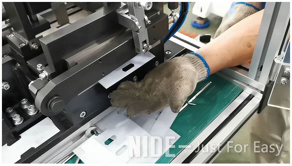 DC motor insulation paper cutting machine.jpg Automatic Dc Motor Insulation Paper Cutting Machine With Punching Hole