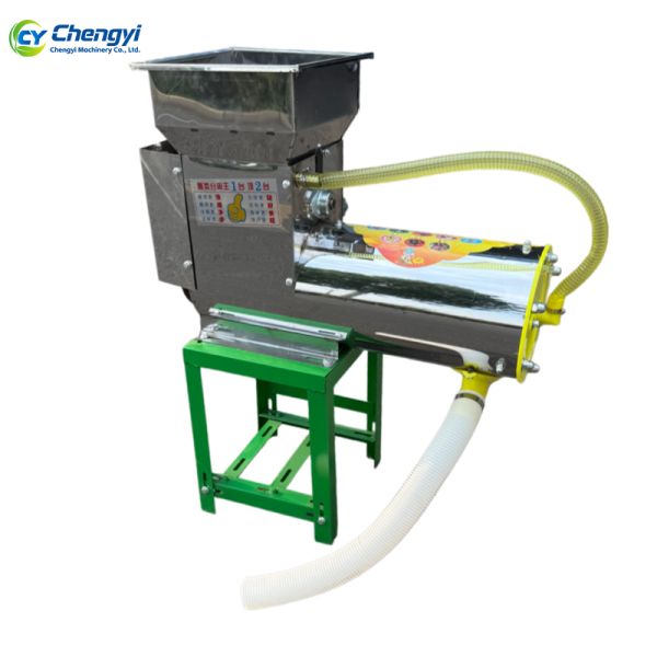 Alloy Steel Automatic Cassava Grater Machine in operation