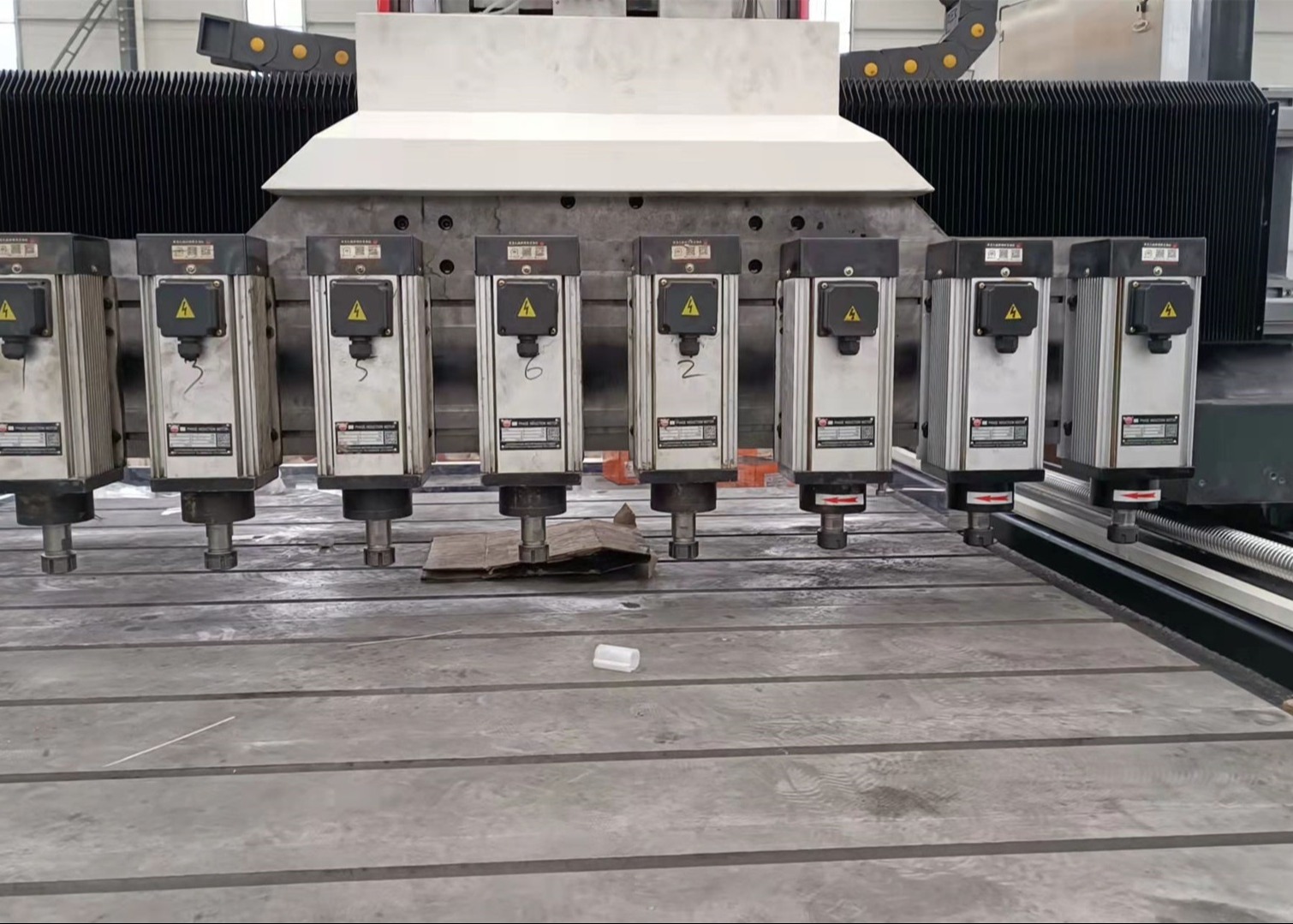 8 Drilling Head Thin Thickness CNC Sieve Plate Drilling Machine For Thin Metal Plate