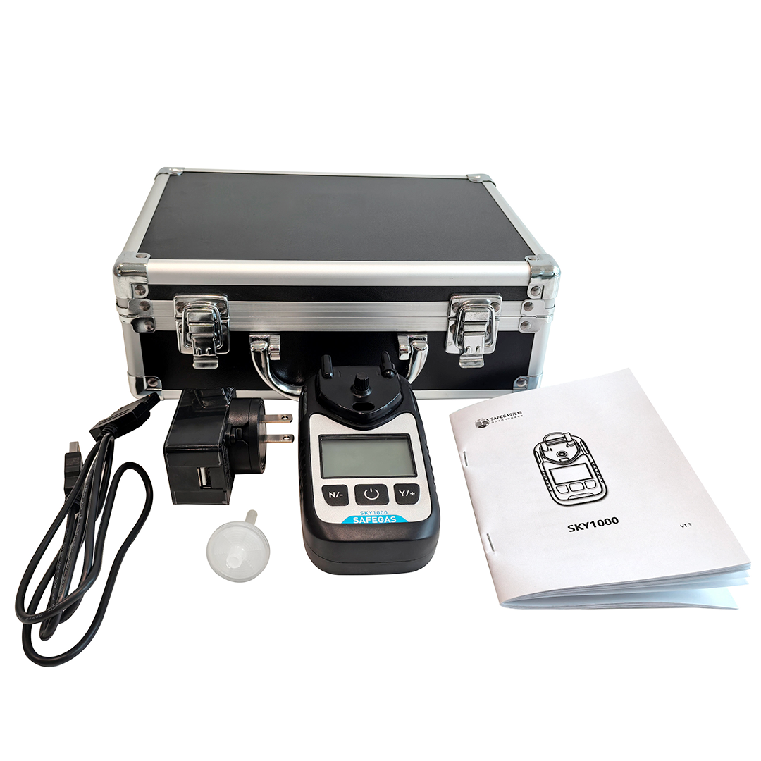 SKY1000 portable gas detector in use with accessories
