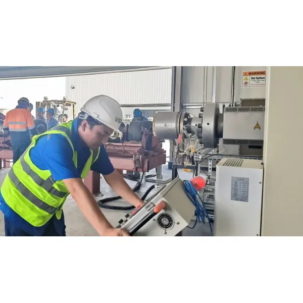 High-Efficiency Single-Screw Extruder with Automatic Vacuum Feeding for HDPE Jacket Pipe Extrusion Line