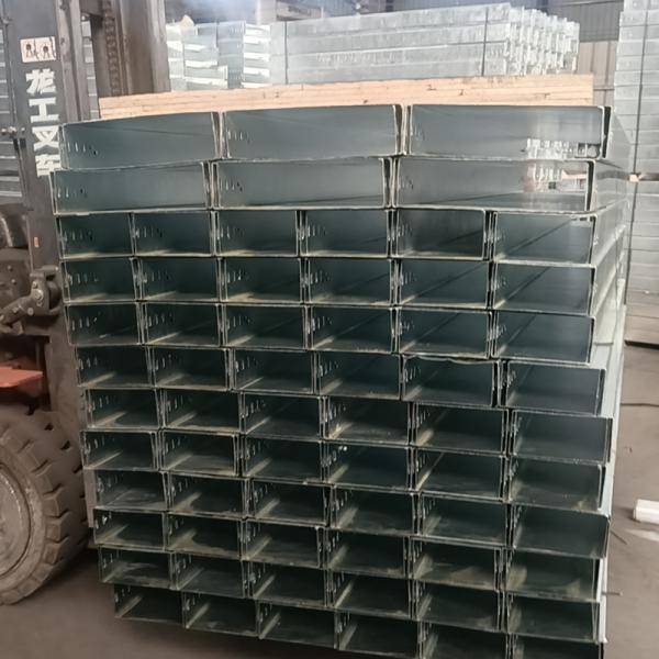 Non Flammable Galvanized Perforated Cable Ladder Raceway Tray Medium Voltage
