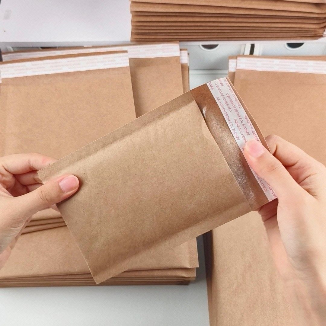 Small Format Honeycomb Paper Mailer with 3-Layer Honeycomb Structure and Self-Adhesive Seal, a Padded Paper Envelope for Accessories