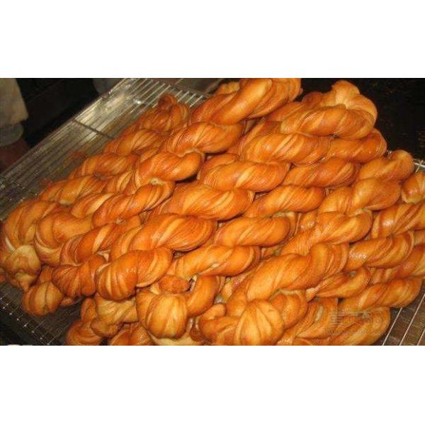 Automatic pouring oil twist making machine,fried dough twist making machine,Chinese doughnut making machine