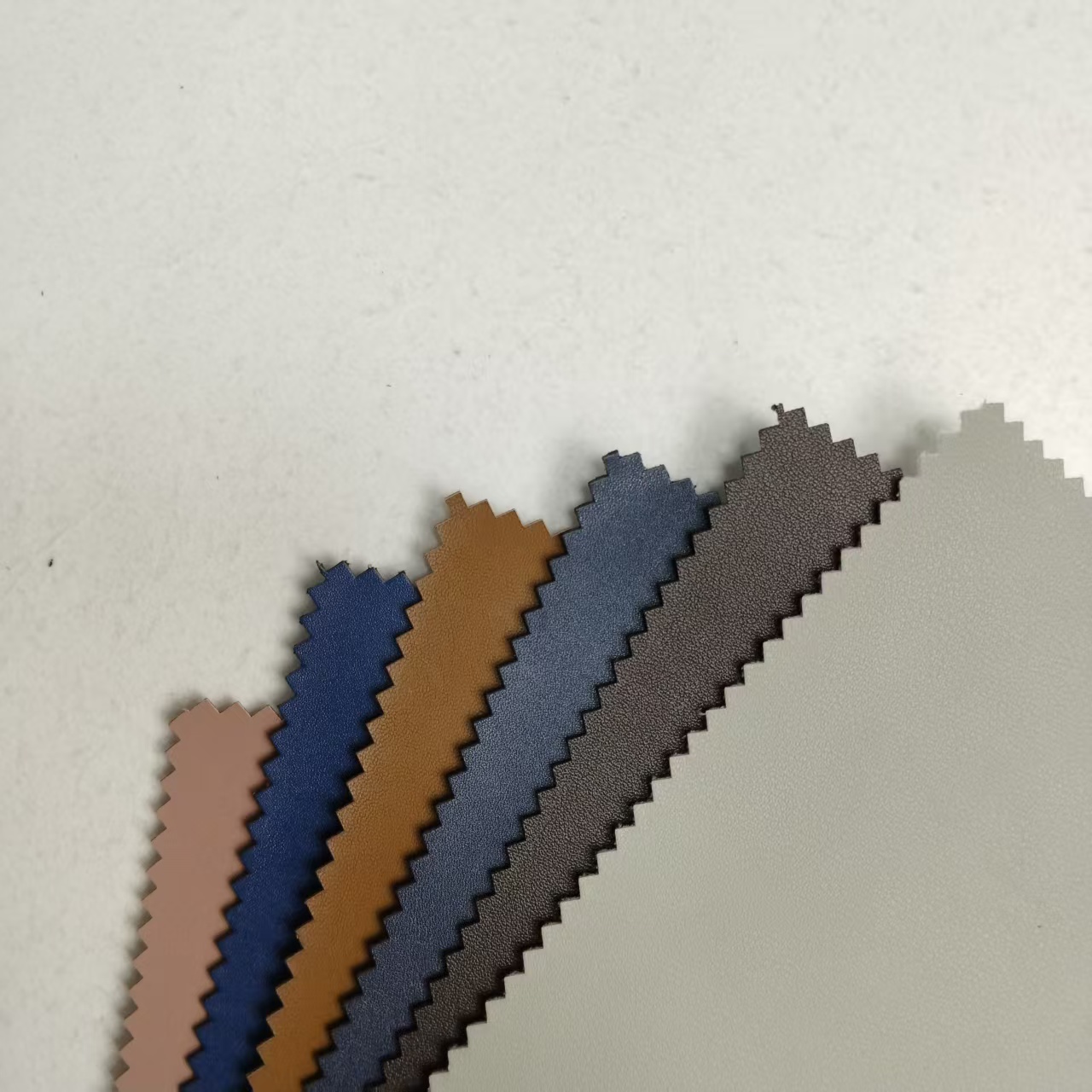 Soft Hand Feeling Textured High Performance Fashionable Durable Scratch Resistant Pu Leather for Shoes Pu Faux Leather Fabric
