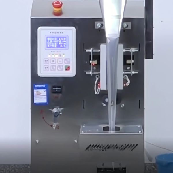 Small Automatic Liquid Packing Machine 500W Automatic Quantitative Packaging Machine Film Width 20cm