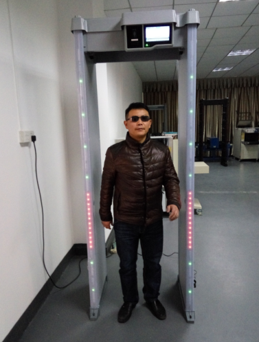 High Metal Detection Sensitivity 7- Inch Touch Screen Walk Through Metal Detector
