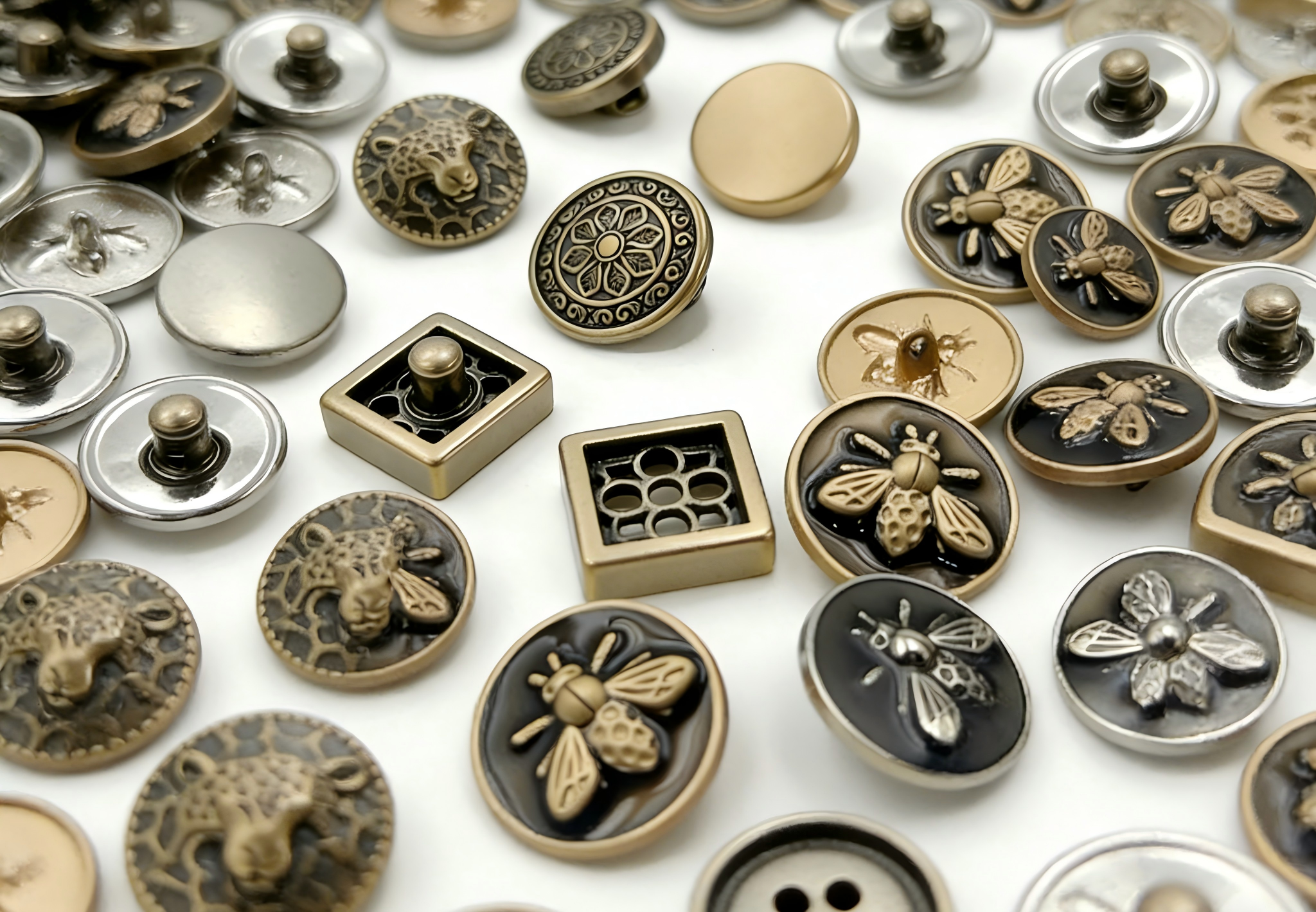 Customizable Round Metal Flat Cap Button With Polished Surface