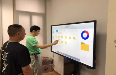 55'' Infrared LCD Touch Screen Display 350cd With Writing Tools