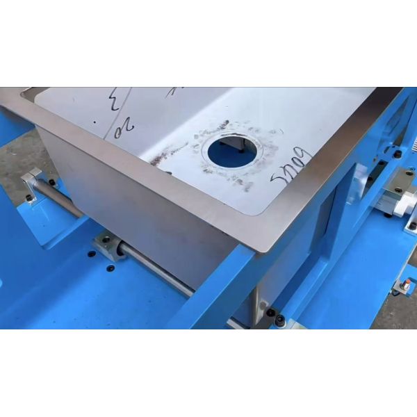 Automatic Grinding Machine for Stainless Steel Sink Panels with Customizable Models and Fine Polishing