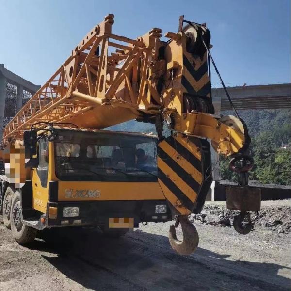 2009 Xg 70ton Hoist Crane Engineering Construction Machinery on Sale