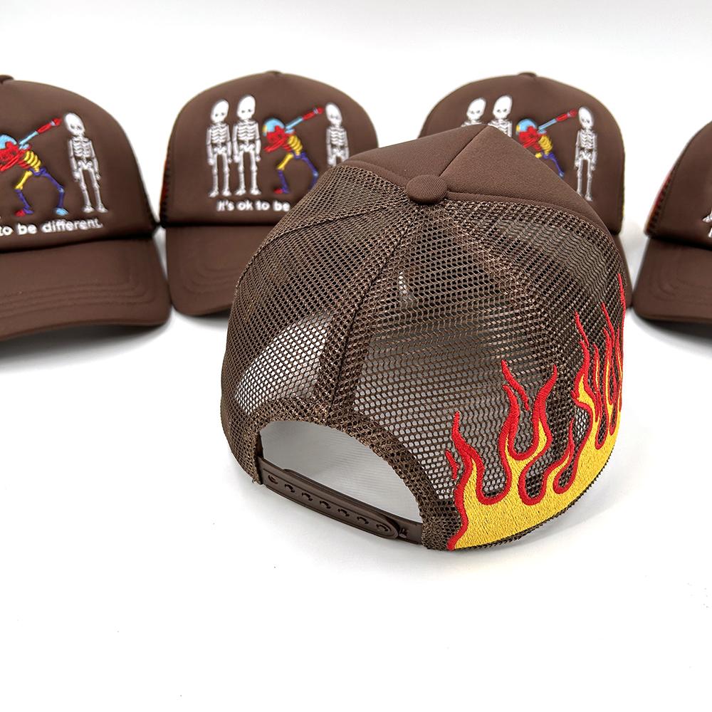 Polyester Foam 5 Panel Trucker Hat Beautifully Embroidered Snapback Cap