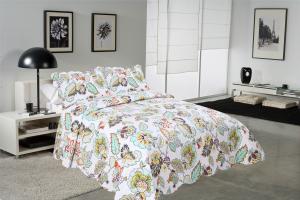 Quality Big Cockscomb Flower Quilted Bed Covers , Full Size Bed Quilt Sets With ISO9001 Certification for sale
