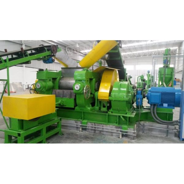 Tyre shredder machine interior