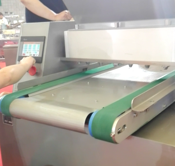 400*600mm Trays Cake Depositor Machine Flexible Structure With Changeable Nozzles