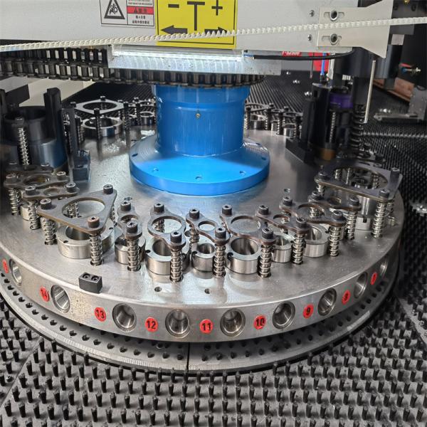 China CNC Sheet Metal Punching Machine 400KN Max Punching Force