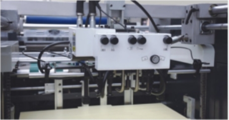 Fully Automatic Plastic Film Laminating Machine YFMA-590mm Format