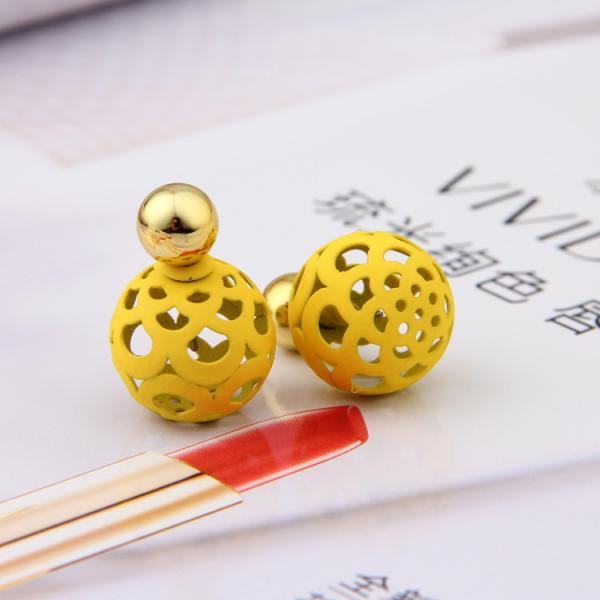 Hot explosion models earrings earrings sparkling earrings simple double-sided size