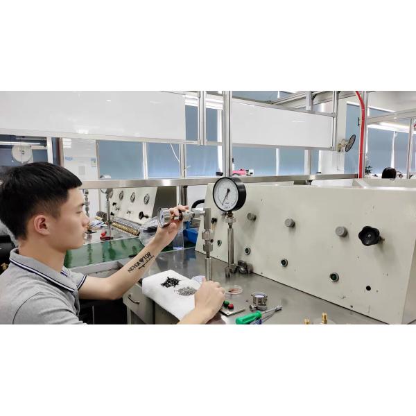 High Pressure Gauge Calibration Instrument