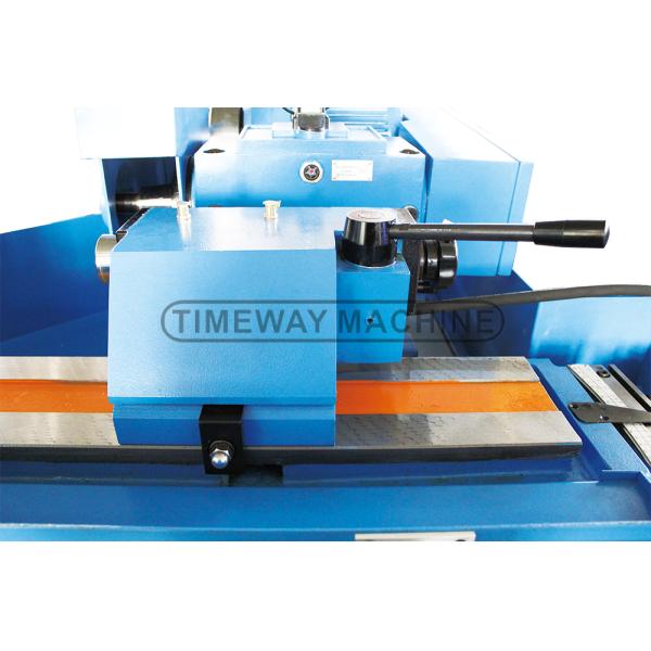 Max Length Ground O.D 8-200mm Universal Cylindrical Grinding Machine with Features