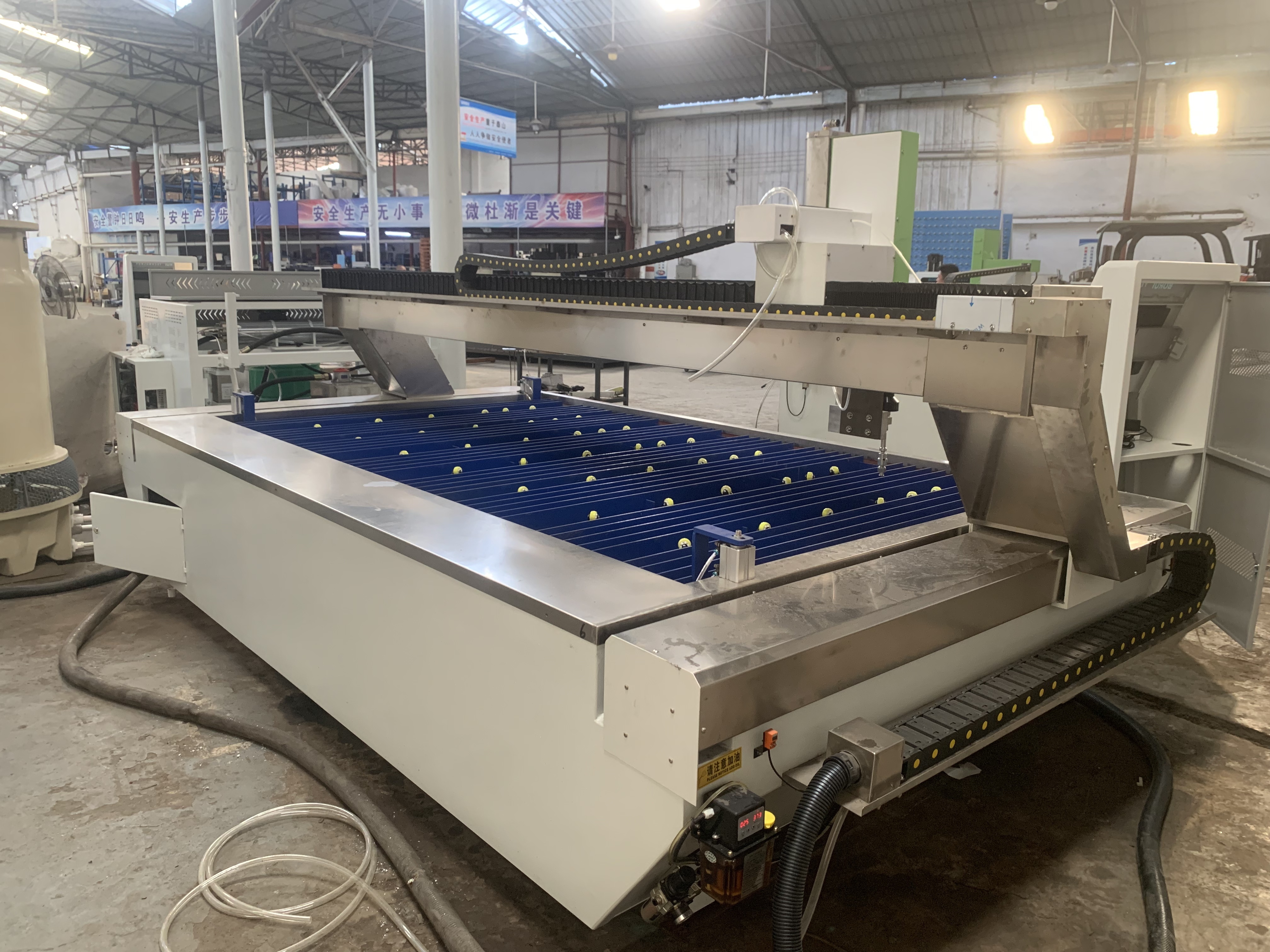 Fully Automatic Three-Axis Waterjet Cutting Machine for Metals, Stones, and Glass