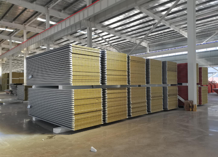 Fireproof PU Edge Metal Rock Wool Sandwich Panel Customized Thickness For Cold Rooms And Warehouses
