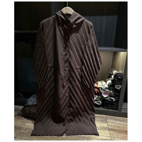 Elegant temperament, solid color hooded pleated loose version, casual mid length windbreaker jacket, autumn