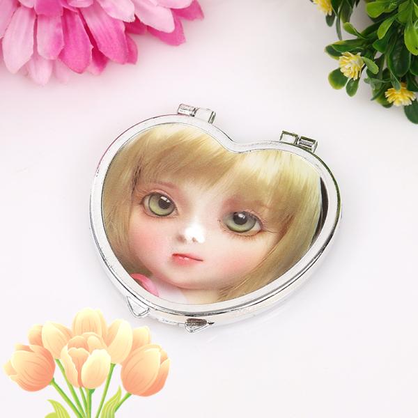 Portable Compact Vanity Mini Make Up Mirror for Convenient Dressing and Makeup