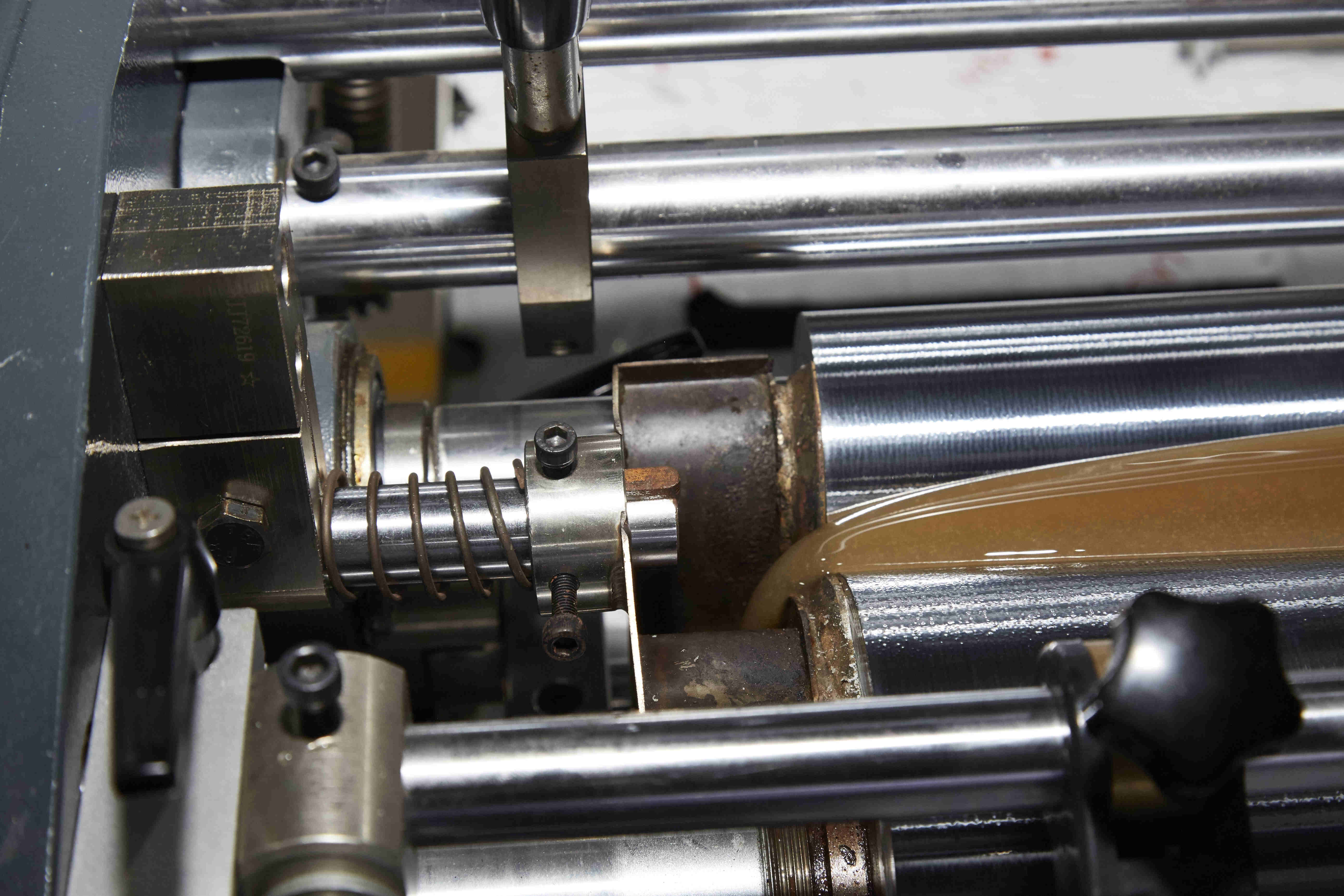 L135XW100mm 1856kg Mobile Box Making Machine Short Setting Time