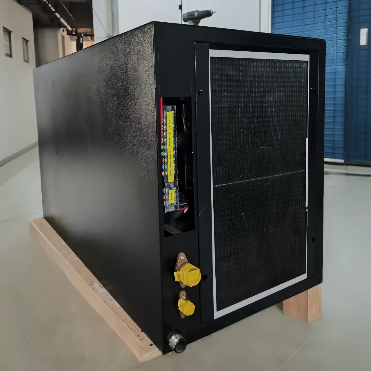 RoHS 19 Inch Server Rack Mount Air Conditioner 15kW For Micro Module Data Center