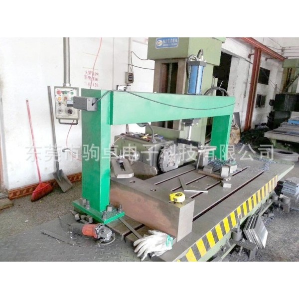 Pneumatic Rotary Table JZ-1000 in operation