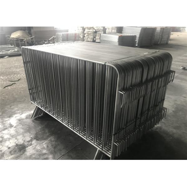 Interlocking pedestrian and crowd control barriers