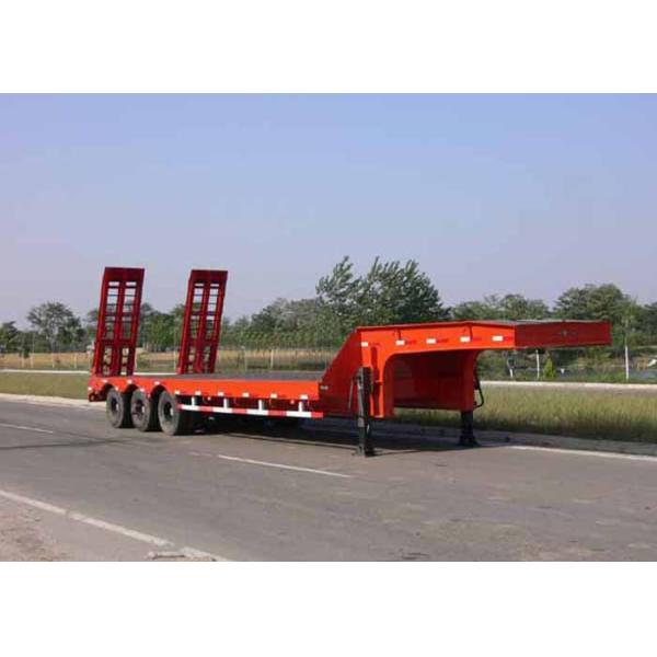 Low-bed Semi Trailer Truck 3 Axles 70Tons 17m for Loading construction machine