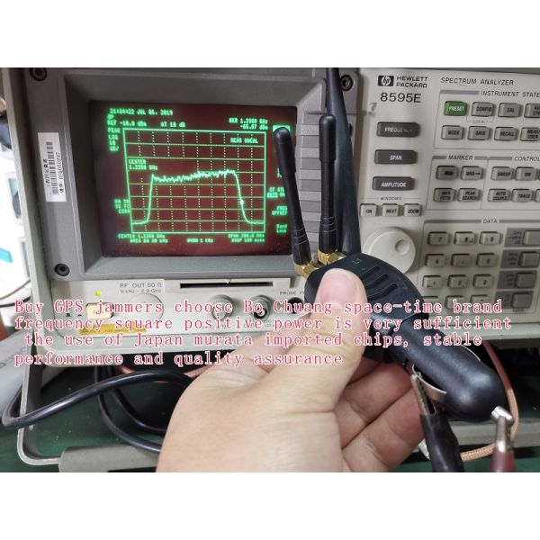 Mini GPS Vehicle positioning jammer black Environmental protection plastic shell gps jammer satellite positionin jammer