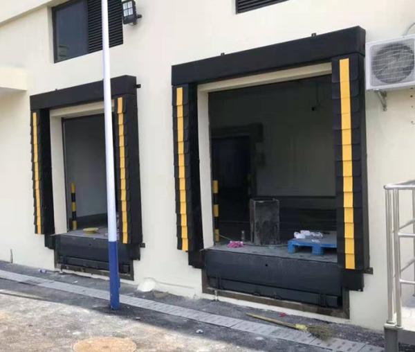 Vehicle Loading Dock Seal That For Rain Protection With Yellow Warning Strip