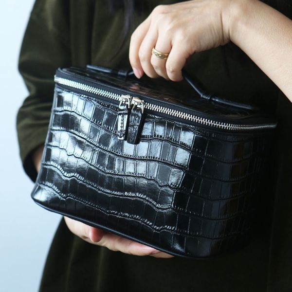 Pu Crocodile Leather Cosmetic Cases Luxury Style Soft Vanity Makeup Travel Bag OEM ODM