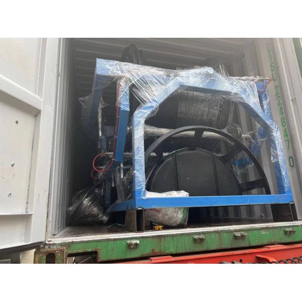 Automatic Operation Shuttle Rotomolding Machine In Manufacturing Plant