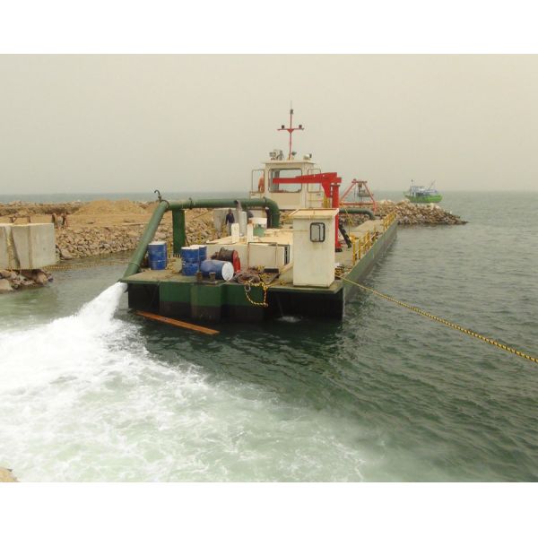 700 Cubic Meter Solid Sand or Mud Cutter Head Sand Suction Dredging Vessel with HDPE Pipeline