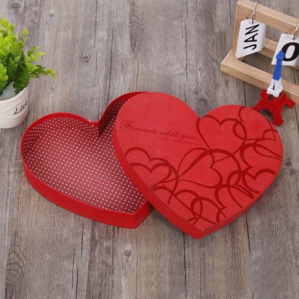 Red Customized Gift Box Heart Shaped Paper Chocolate Packaging Box With Logo Printing