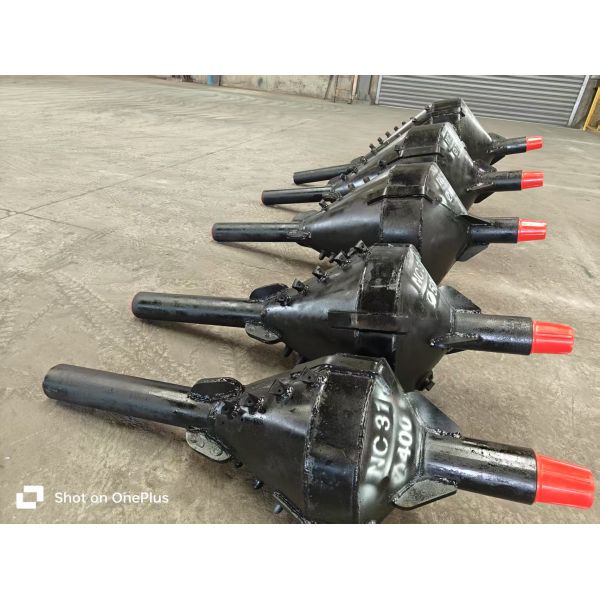 back reamer, extrusion back reamer, tunnel back reamer, pilot guide bit, guide plate, puller, transfer case, connect