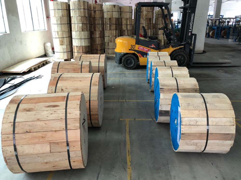 Single Mode All Dielectric Self Supporting Span 100m 24 Core ADSS Fiber Cable