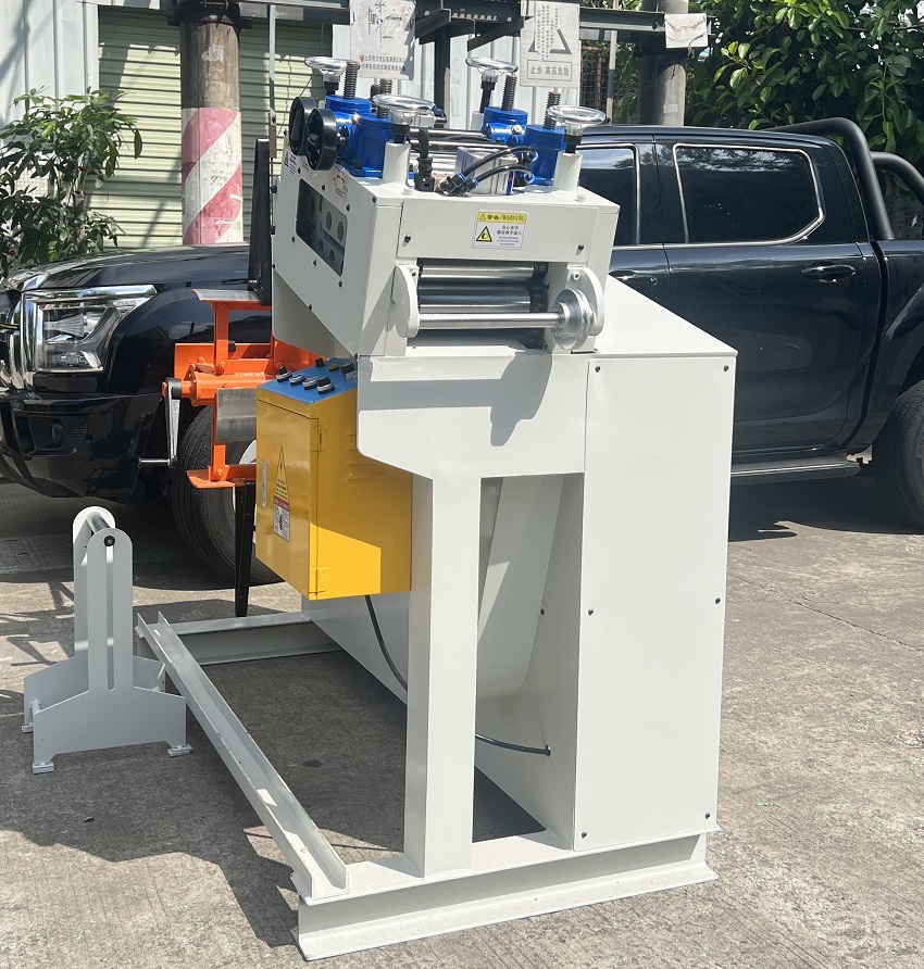 Automatic Sheet Feeder Machine Electric Straightening Adjustment 22M/Min with 9 Leveling Hoops