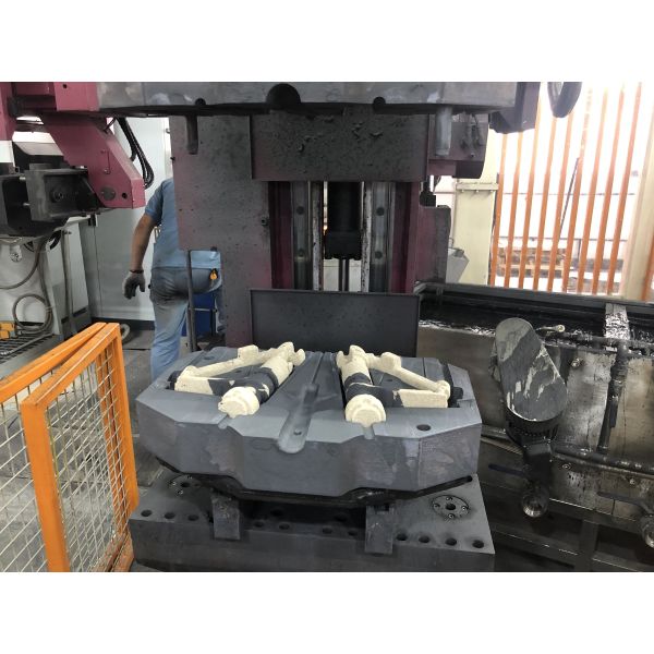 220V 380V 415V Sand Core Shooting Machine With Automatic Sand Feeder
