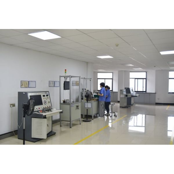 MTU 12V4000GS Applicable Industrial Spark Plug