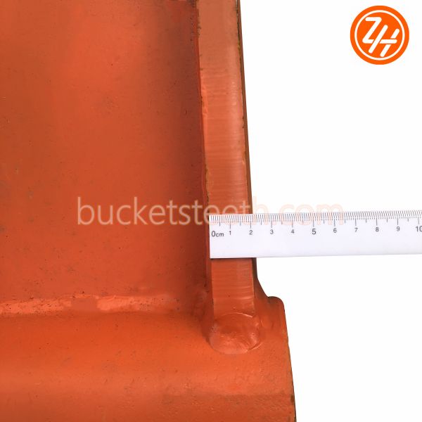 7039881 Excavator Bucket Link