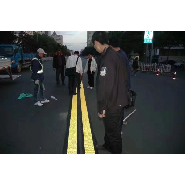 High Durability Vibrative Reflective Pavement Marking Tape Pre Formed