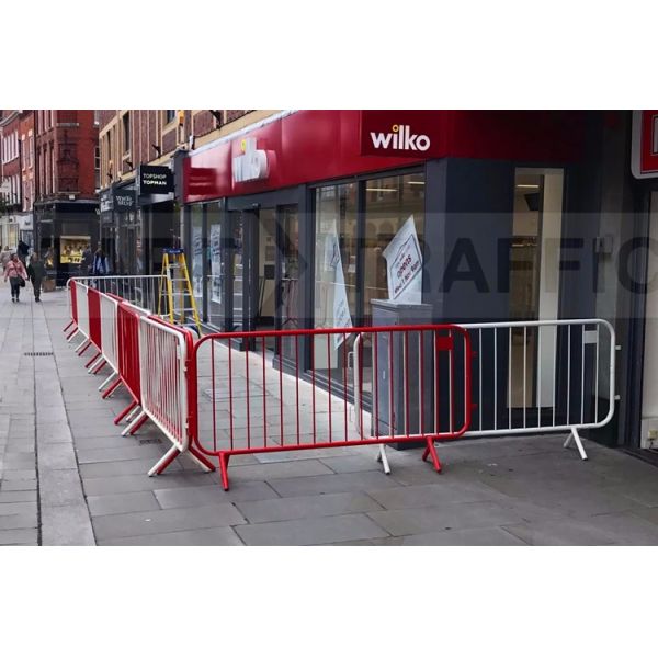 Traffic safety crowd control barrier fence