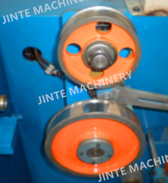 Electric Part Foot Switch 7.5kw Automatic Wire Drawing Machine
