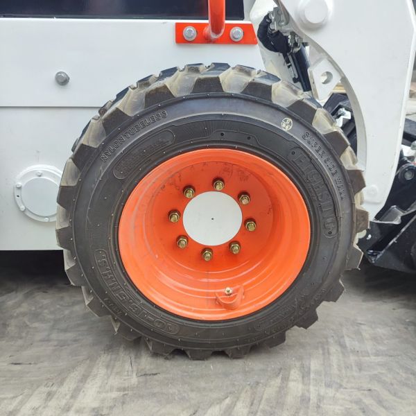 Small Forklift Slip Loader Multi-Function Diesel Skid Steer Loader 3433*1740*2007