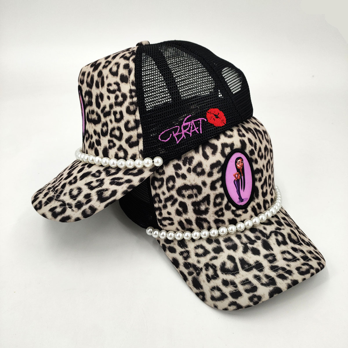 Leopard Printed With Mesh Foam 5 Panel Trucker Cap Pearls Embroidered Patch 3D Embroidery Cheetah